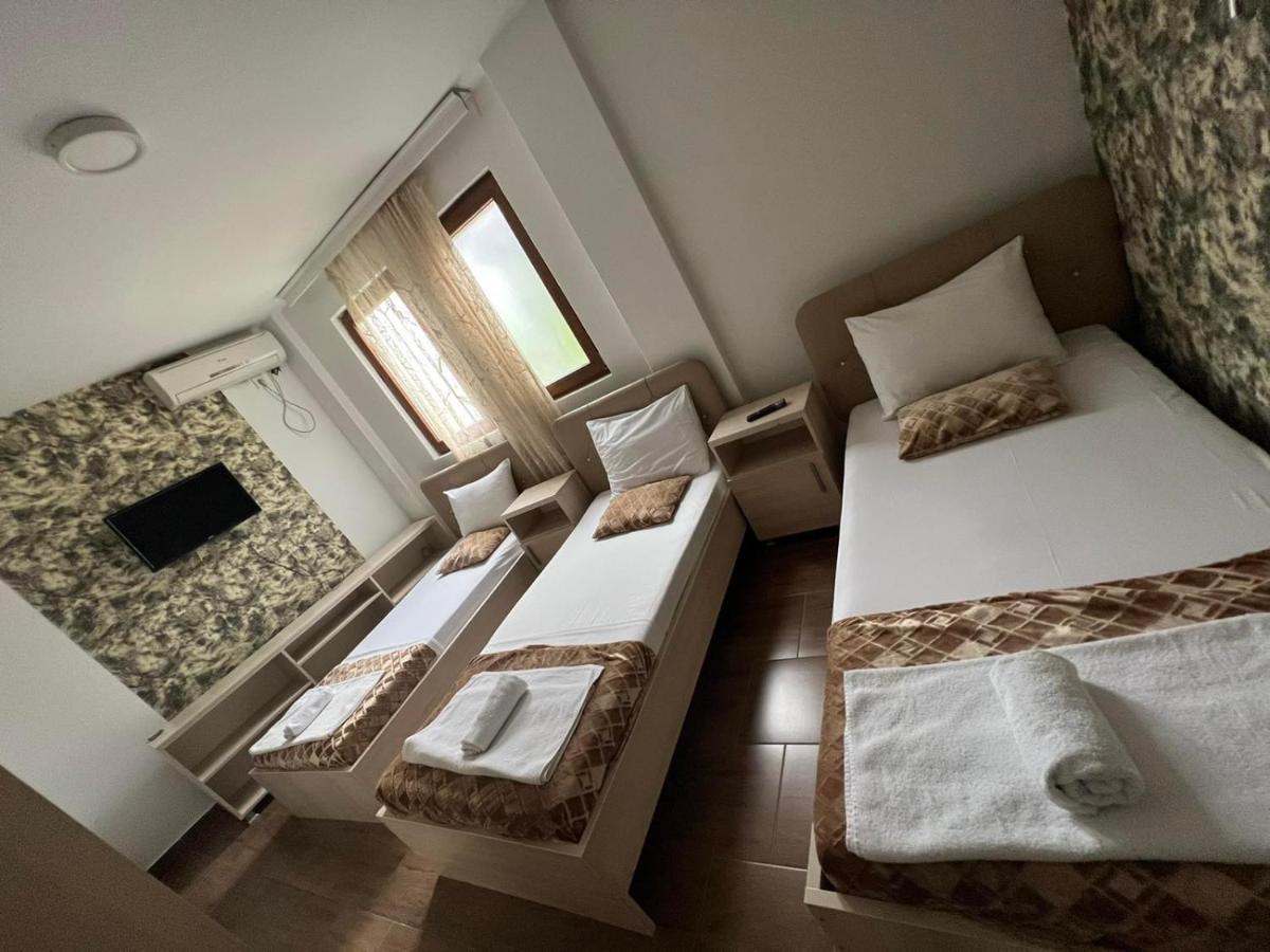Hotel Ultra Star Скопье Экстерьер фото