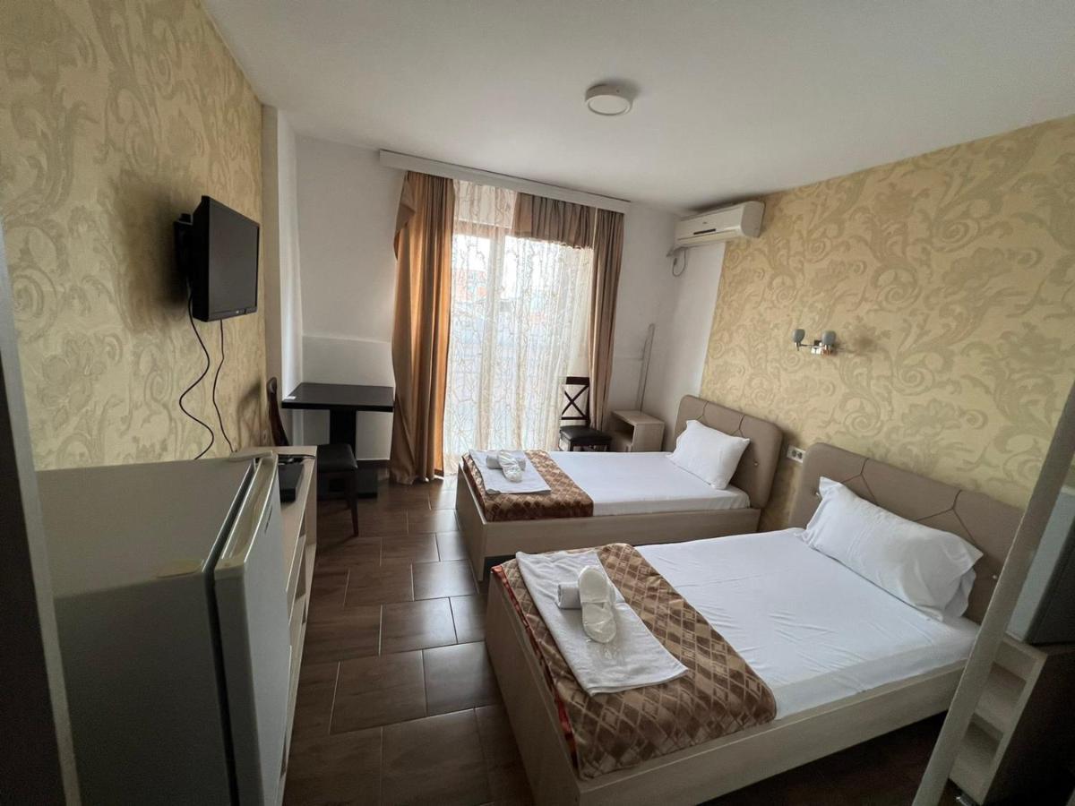 Hotel Ultra Star Скопье Экстерьер фото
