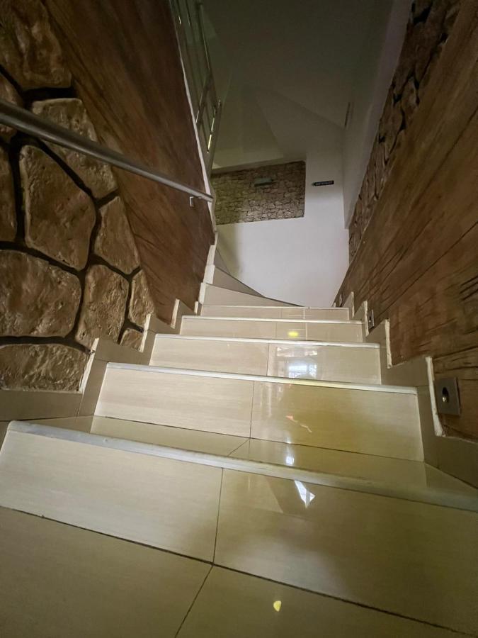 Hotel Ultra Star Скопье Экстерьер фото