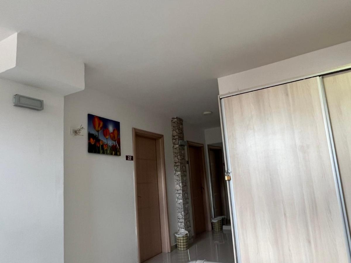 Hotel Ultra Star Скопье Экстерьер фото
