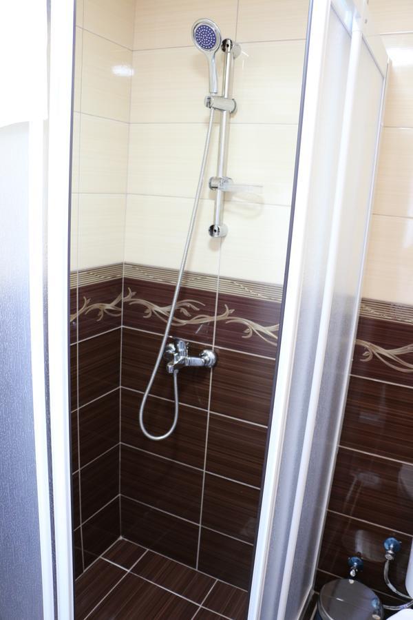 Hotel Ultra Star Скопье Экстерьер фото